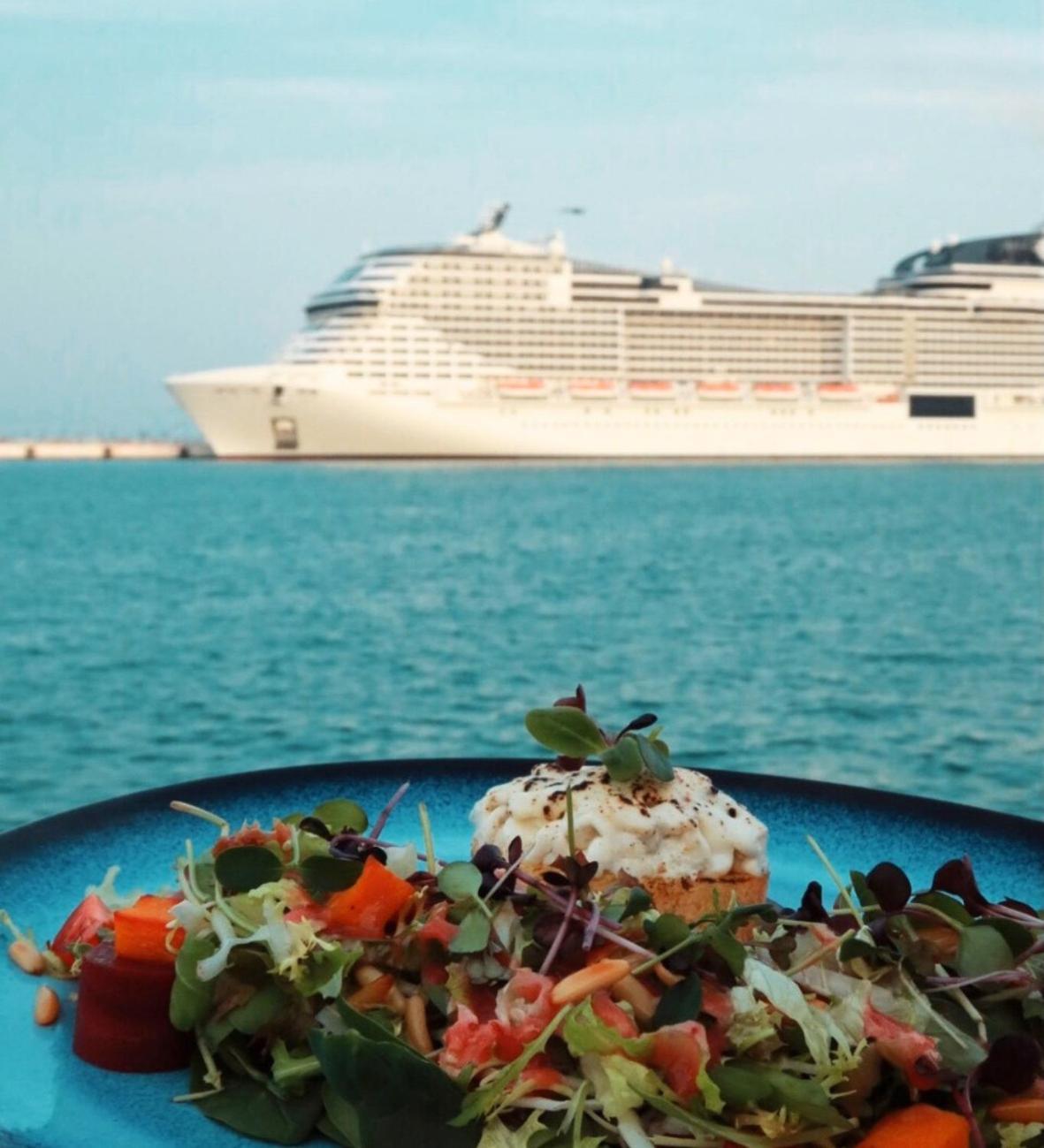 Mina Hotel And Residences By The Torch 多哈 外观 照片 A cruise ship in the port of Limassol