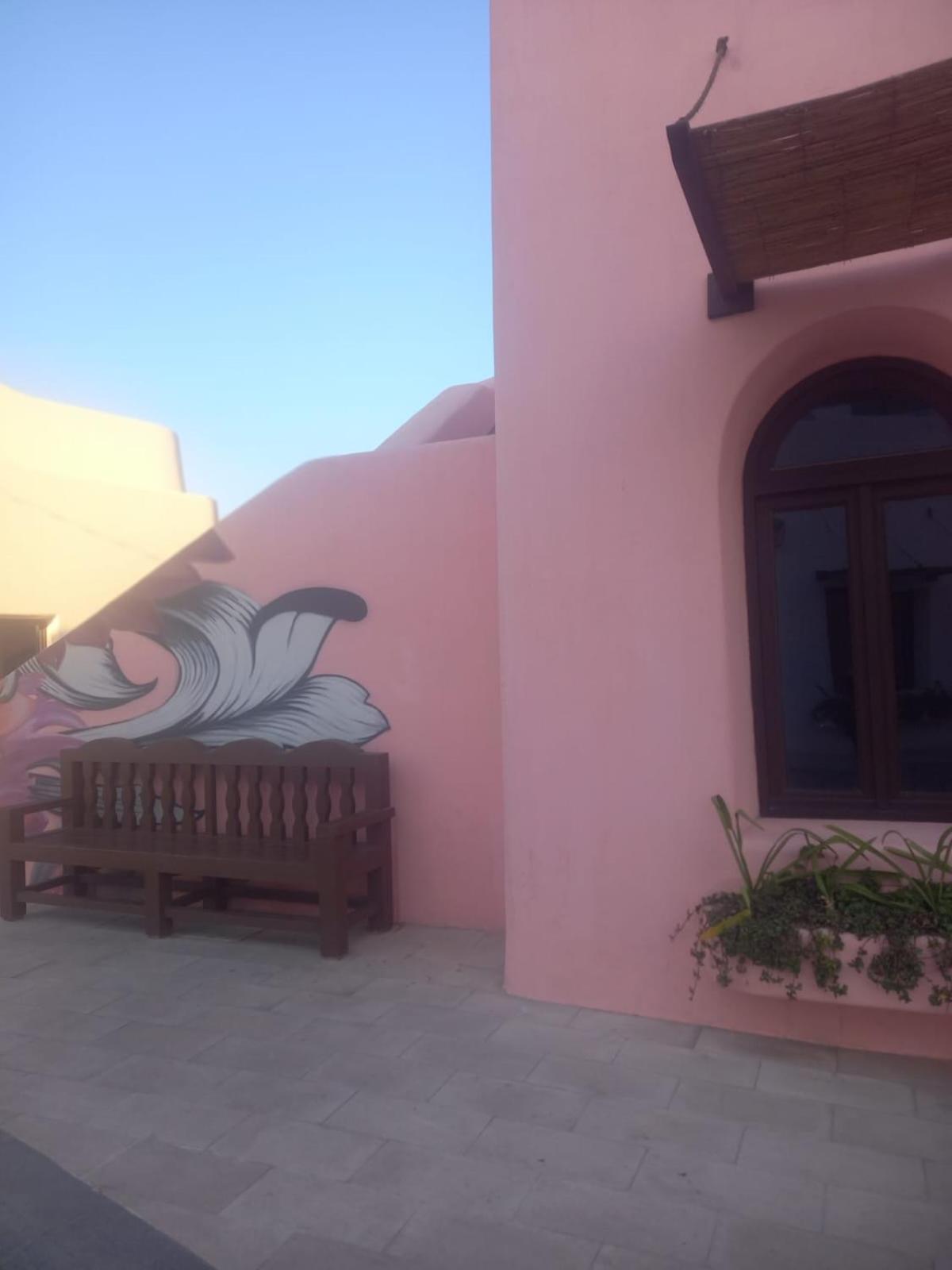 Mina Hotel And Residences By The Torch 多哈 外观 照片 Mural at the Santa Barbara Museum of Contemporary Art